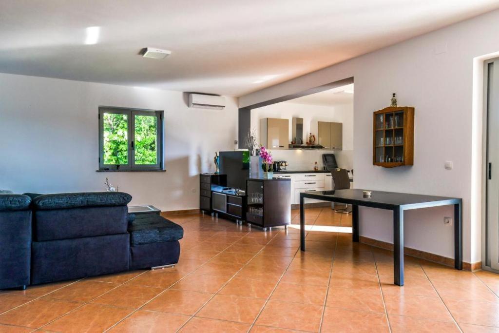 Lia-jolie Apartment